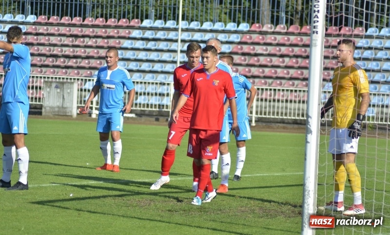 Zdjęcie w galerii na portalu naszraciborz.pl: Ruszył piłkarski sezon 2018/2019. Patryk Dudziński katem Krzyżanowic wiadomości z regionu