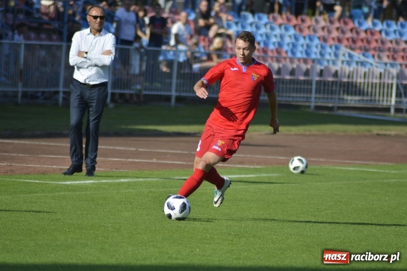 Zdjęcie w galerii na portalu naszraciborz.pl: Ruszył piłkarski sezon 2018/2019. Patryk Dudziński katem Krzyżanowic wiadomości z regionu