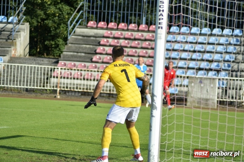 Zdjęcie w galerii na portalu naszraciborz.pl: Ruszył piłkarski sezon 2018/2019. Patryk Dudziński katem Krzyżanowic wiadomości z regionu