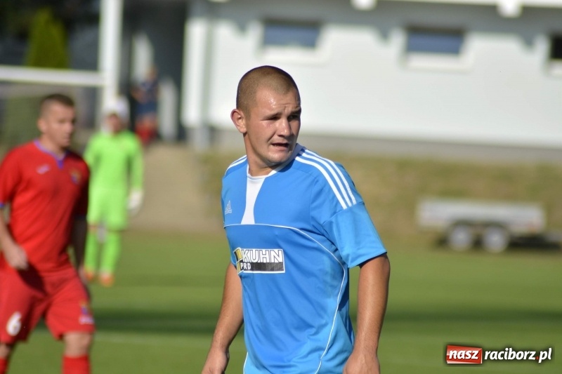 Zdjęcie w galerii na portalu naszraciborz.pl: Ruszył piłkarski sezon 2018/2019. Patryk Dudziński katem Krzyżanowic wiadomości z regionu