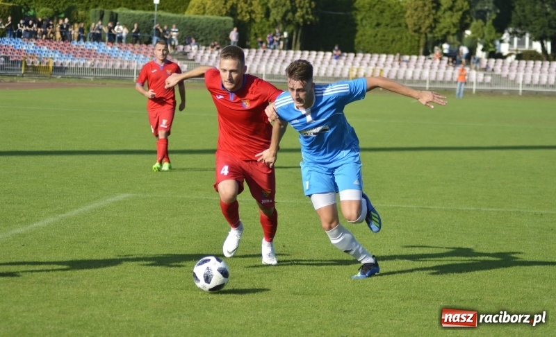 Zdjęcie w galerii na portalu naszraciborz.pl: Ruszył piłkarski sezon 2018/2019. Patryk Dudziński katem Krzyżanowic wiadomości z regionu