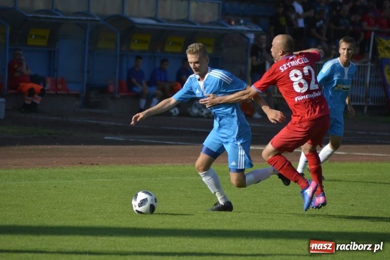 Zdjęcie w galerii na portalu naszraciborz.pl: Ruszył piłkarski sezon 2018/2019. Patryk Dudziński katem Krzyżanowic wiadomości z regionu