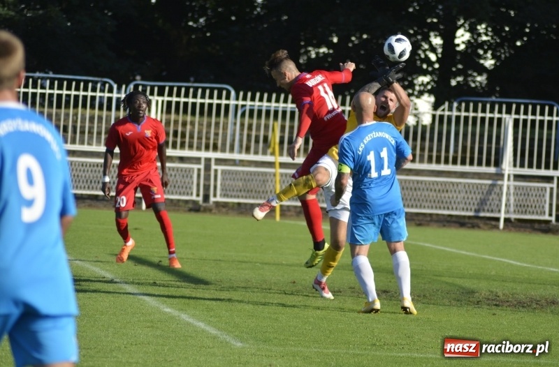 Zdjęcie w galerii na portalu naszraciborz.pl: Ruszył piłkarski sezon 2018/2019. Patryk Dudziński katem Krzyżanowic wiadomości z regionu