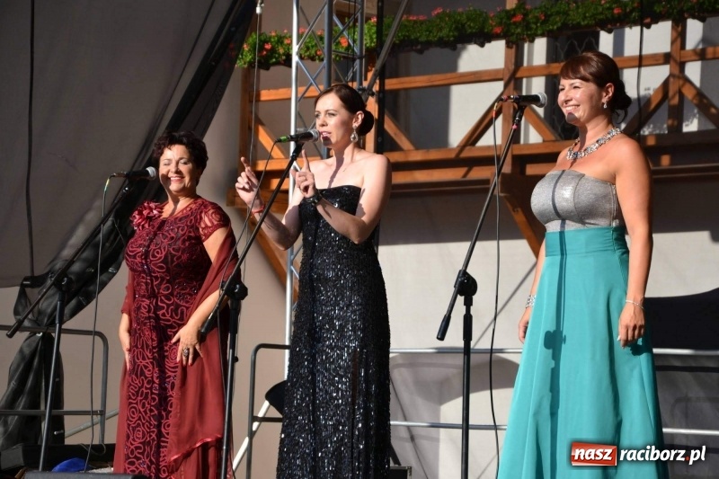 Zdjęcie w galerii na portalu naszraciborz.pl: Soprany kontra Tenorzy - koncert operetkowy na Zamku Piastowskim  wiadomości z regionu
