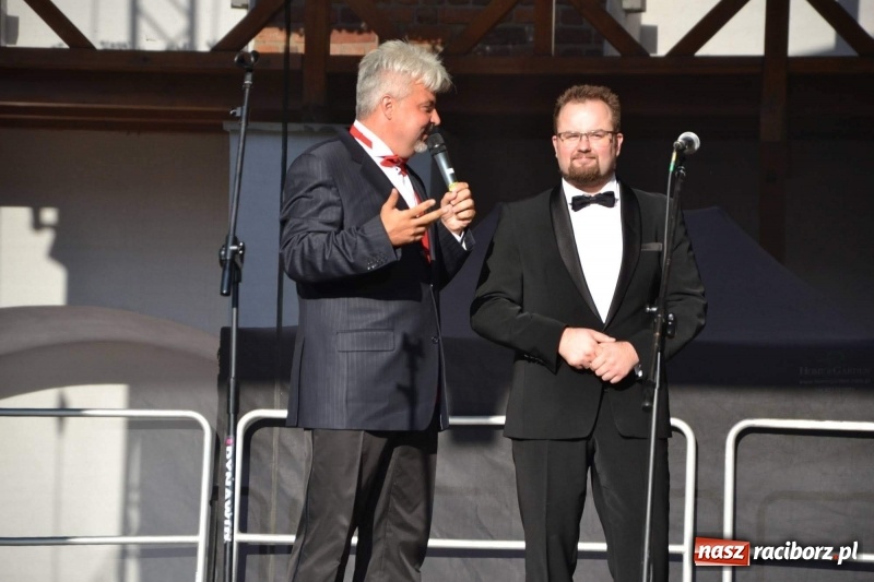 Zdjęcie w galerii na portalu naszraciborz.pl: Soprany kontra Tenorzy - koncert operetkowy na Zamku Piastowskim  wiadomości z regionu