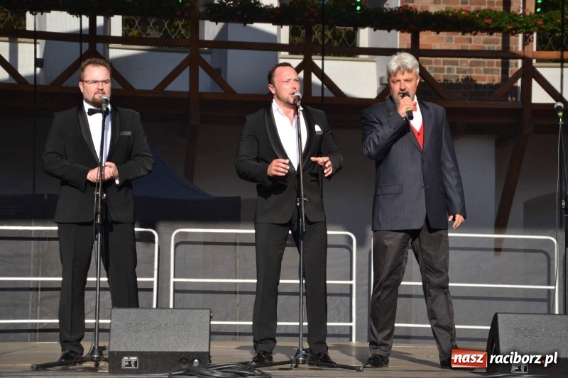 Zdjęcie w galerii na portalu naszraciborz.pl: Soprany kontra Tenorzy - koncert operetkowy na Zamku Piastowskim  wiadomości z regionu