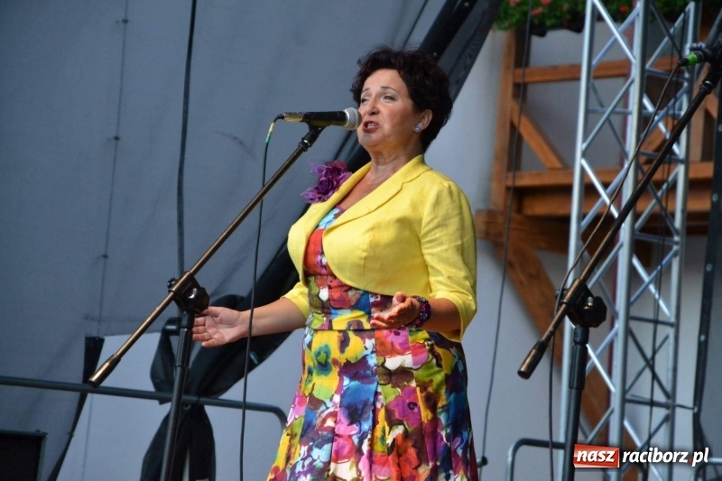 Zdjęcie w galerii na portalu naszraciborz.pl: Soprany kontra Tenorzy - koncert operetkowy na Zamku Piastowskim  wiadomości z regionu