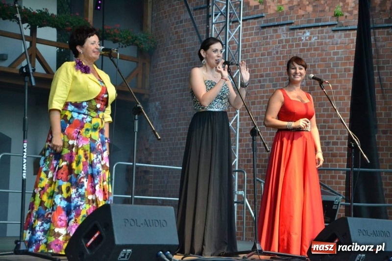 Zdjęcie w galerii na portalu naszraciborz.pl: Soprany kontra Tenorzy - koncert operetkowy na Zamku Piastowskim  wiadomości z regionu