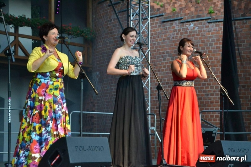 Zdjęcie w galerii na portalu naszraciborz.pl: Soprany kontra Tenorzy - koncert operetkowy na Zamku Piastowskim  wiadomości z regionu