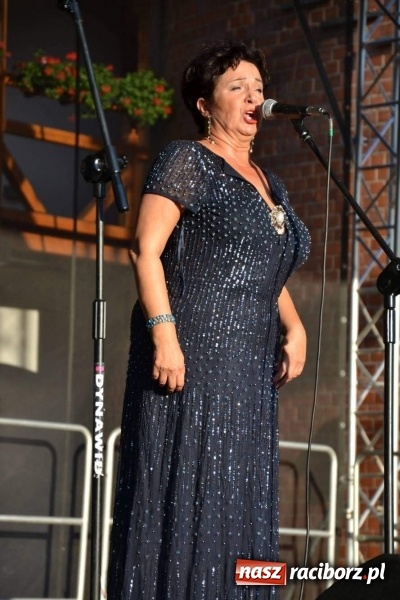 Zdjęcie w galerii na portalu naszraciborz.pl: Soprany kontra Tenorzy - koncert operetkowy na Zamku Piastowskim  wiadomości z regionu