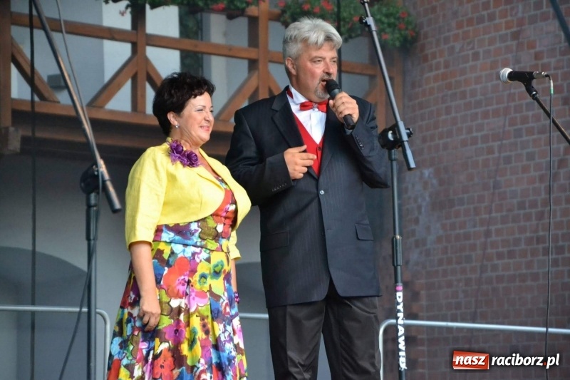 Zdjęcie w galerii na portalu naszraciborz.pl: Soprany kontra Tenorzy - koncert operetkowy na Zamku Piastowskim  wiadomości z regionu