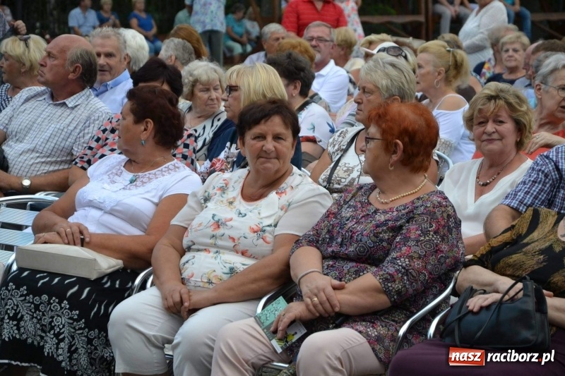Zdjęcie w galerii na portalu naszraciborz.pl: Soprany kontra Tenorzy - koncert operetkowy na Zamku Piastowskim  wiadomości z regionu