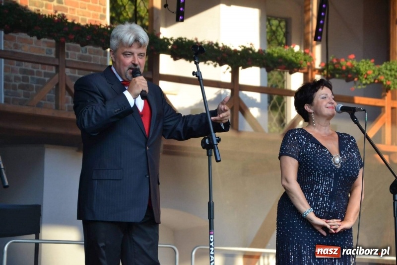 Zdjęcie w galerii na portalu naszraciborz.pl: Soprany kontra Tenorzy - koncert operetkowy na Zamku Piastowskim  wiadomości z regionu
