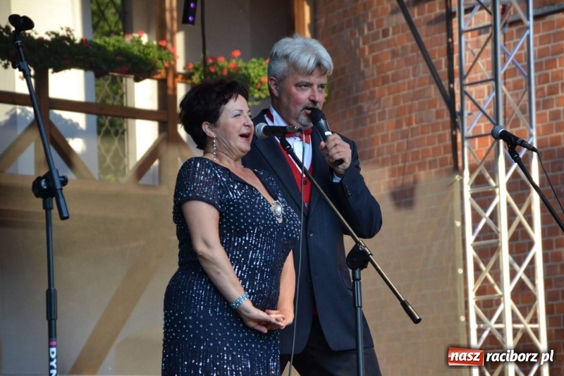 Zdjęcie w galerii na portalu naszraciborz.pl: Soprany kontra Tenorzy - koncert operetkowy na Zamku Piastowskim  wiadomości z regionu