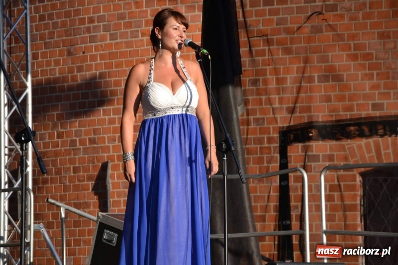 Zdjęcie w galerii na portalu naszraciborz.pl: Soprany kontra Tenorzy - koncert operetkowy na Zamku Piastowskim  wiadomości z regionu