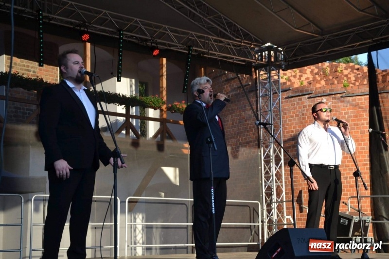 Zdjęcie w galerii na portalu naszraciborz.pl: Soprany kontra Tenorzy - koncert operetkowy na Zamku Piastowskim  wiadomości z regionu