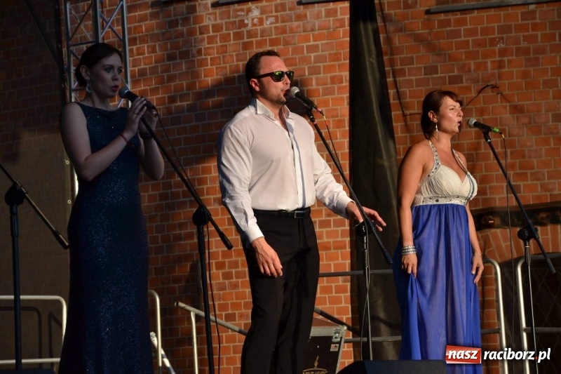 Zdjęcie w galerii na portalu naszraciborz.pl: Soprany kontra Tenorzy - koncert operetkowy na Zamku Piastowskim  wiadomości z regionu