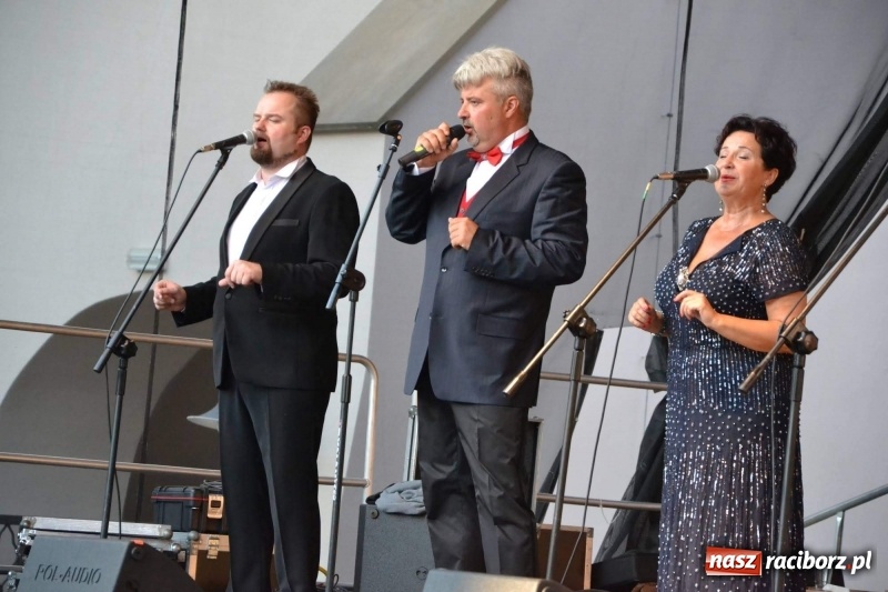 Zdjęcie w galerii na portalu naszraciborz.pl: Soprany kontra Tenorzy - koncert operetkowy na Zamku Piastowskim  wiadomości z regionu