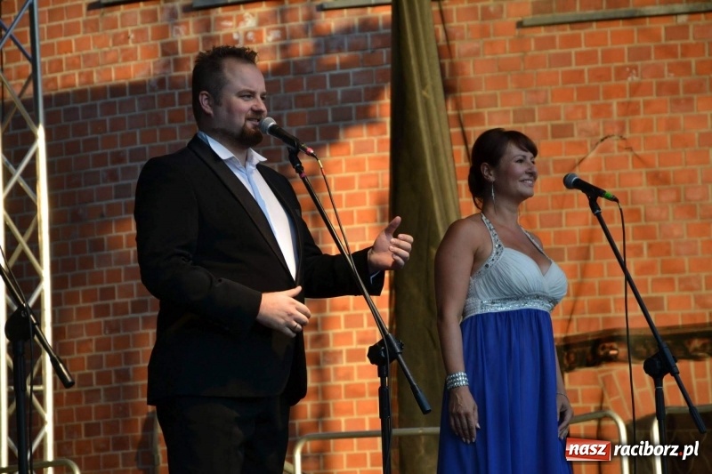 Zdjęcie w galerii na portalu naszraciborz.pl: Soprany kontra Tenorzy - koncert operetkowy na Zamku Piastowskim  wiadomości z regionu