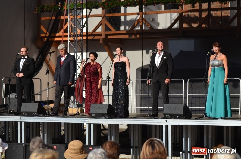 Zdjęcie w galerii na portalu naszraciborz.pl: Soprany kontra Tenorzy - koncert operetkowy na Zamku Piastowskim  wiadomości z regionu
