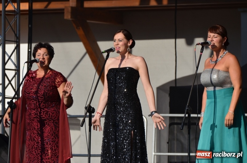 Zdjęcie w galerii na portalu naszraciborz.pl: Soprany kontra Tenorzy - koncert operetkowy na Zamku Piastowskim  wiadomości z regionu