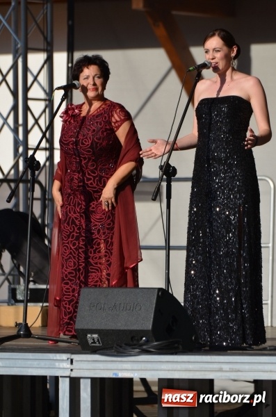 Zdjęcie w galerii na portalu naszraciborz.pl: Soprany kontra Tenorzy - koncert operetkowy na Zamku Piastowskim  wiadomości z regionu