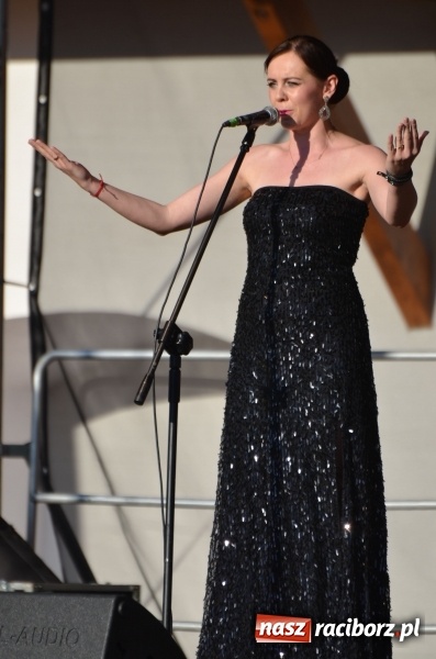 Zdjęcie w galerii na portalu naszraciborz.pl: Soprany kontra Tenorzy - koncert operetkowy na Zamku Piastowskim  wiadomości z regionu