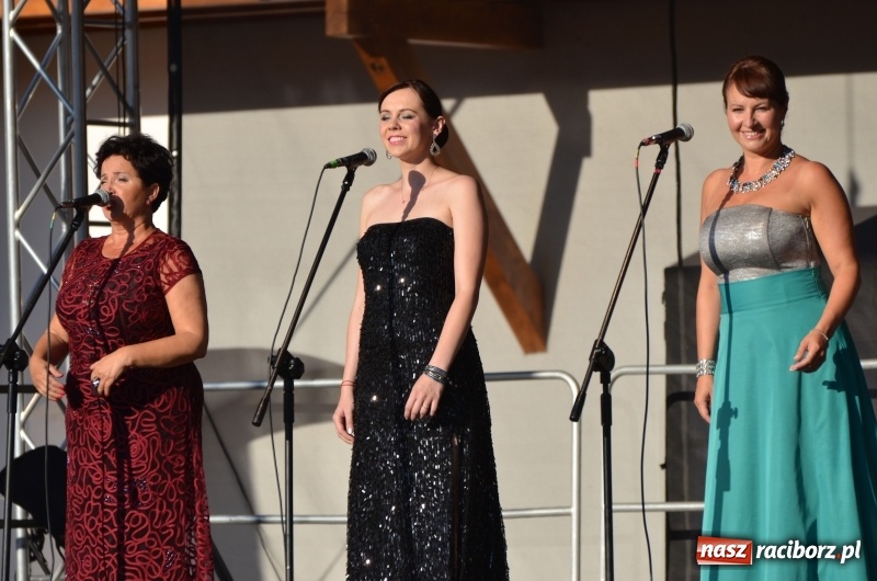 Zdjęcie w galerii na portalu naszraciborz.pl: Soprany kontra Tenorzy - koncert operetkowy na Zamku Piastowskim  wiadomości z regionu