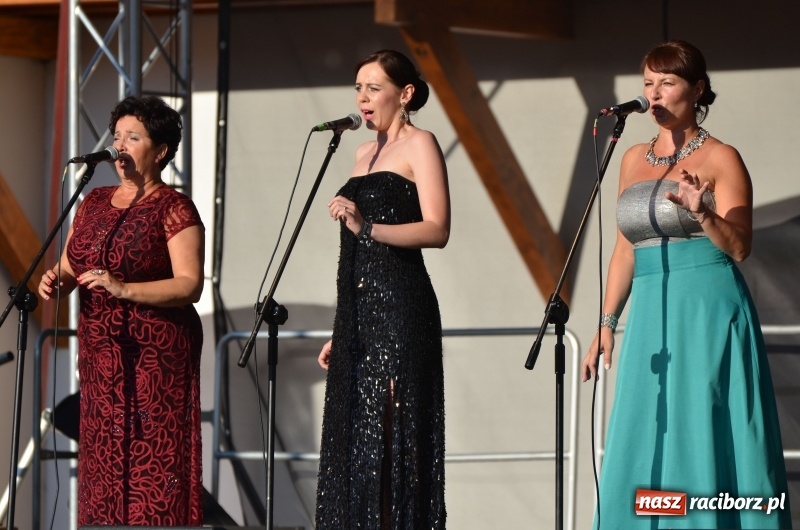 Zdjęcie w galerii na portalu naszraciborz.pl: Soprany kontra Tenorzy - koncert operetkowy na Zamku Piastowskim  wiadomości z regionu