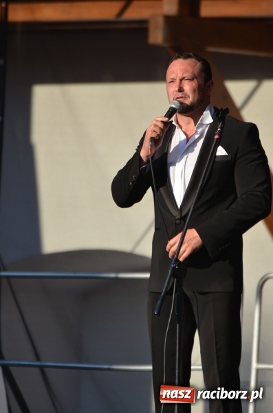 Zdjęcie w galerii na portalu naszraciborz.pl: Soprany kontra Tenorzy - koncert operetkowy na Zamku Piastowskim  wiadomości z regionu