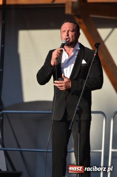 Zdjęcie w galerii na portalu naszraciborz.pl: Soprany kontra Tenorzy - koncert operetkowy na Zamku Piastowskim  wiadomości z regionu