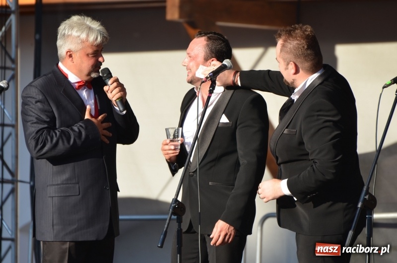 Zdjęcie w galerii na portalu naszraciborz.pl: Soprany kontra Tenorzy - koncert operetkowy na Zamku Piastowskim  wiadomości z regionu