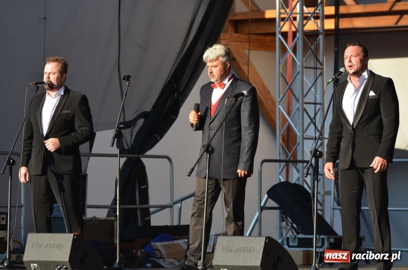 Zdjęcie w galerii na portalu naszraciborz.pl: Soprany kontra Tenorzy - koncert operetkowy na Zamku Piastowskim  wiadomości z regionu