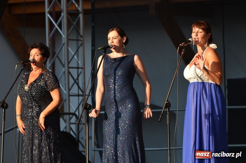 Zdjęcie w galerii na portalu naszraciborz.pl: Soprany kontra Tenorzy - koncert operetkowy na Zamku Piastowskim  wiadomości z regionu