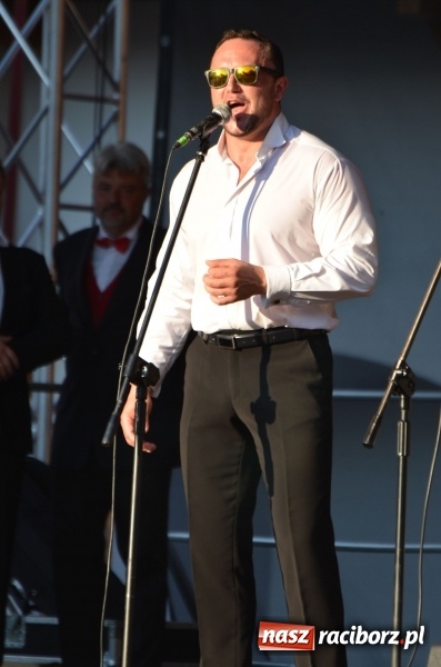 Zdjęcie w galerii na portalu naszraciborz.pl: Soprany kontra Tenorzy - koncert operetkowy na Zamku Piastowskim  wiadomości z regionu