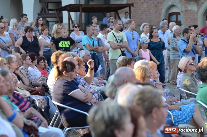 Zdjęcie w galerii na portalu naszraciborz.pl: Soprany kontra Tenorzy - koncert operetkowy na Zamku Piastowskim  wiadomości z regionu