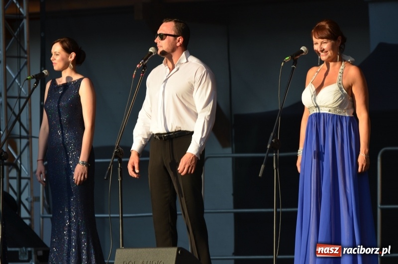 Zdjęcie w galerii na portalu naszraciborz.pl: Soprany kontra Tenorzy - koncert operetkowy na Zamku Piastowskim  wiadomości z regionu