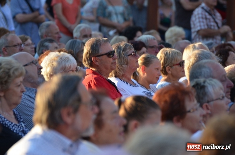 Zdjęcie w galerii na portalu naszraciborz.pl: Soprany kontra Tenorzy - koncert operetkowy na Zamku Piastowskim  wiadomości z regionu