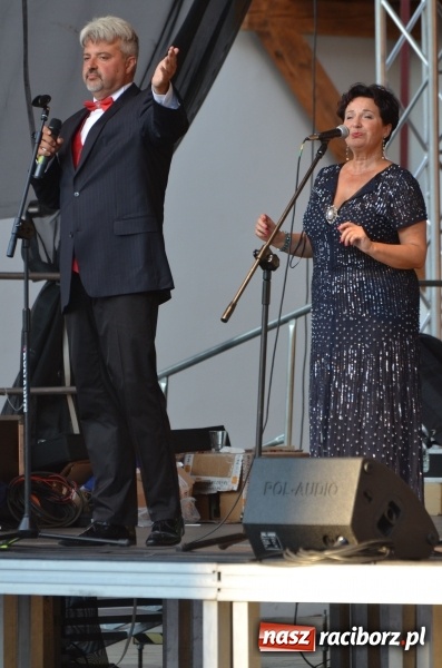 Zdjęcie w galerii na portalu naszraciborz.pl: Soprany kontra Tenorzy - koncert operetkowy na Zamku Piastowskim  wiadomości z regionu