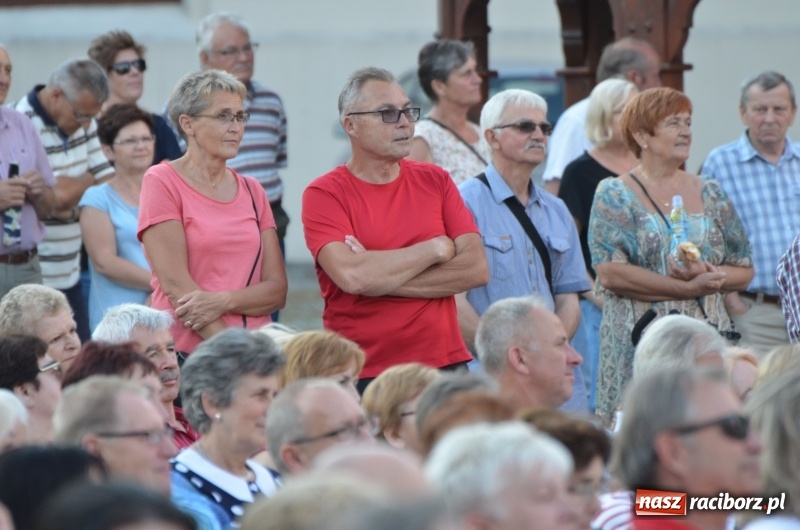 Zdjęcie w galerii na portalu naszraciborz.pl: Soprany kontra Tenorzy - koncert operetkowy na Zamku Piastowskim  wiadomości z regionu