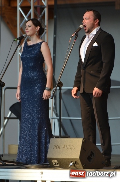 Zdjęcie w galerii na portalu naszraciborz.pl: Soprany kontra Tenorzy - koncert operetkowy na Zamku Piastowskim  wiadomości z regionu