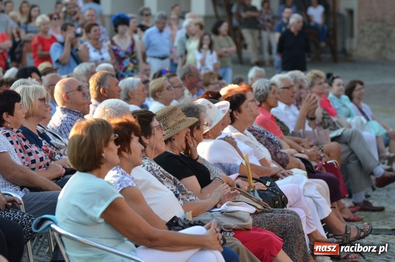 Zdjęcie w galerii na portalu naszraciborz.pl: Soprany kontra Tenorzy - koncert operetkowy na Zamku Piastowskim  wiadomości z regionu