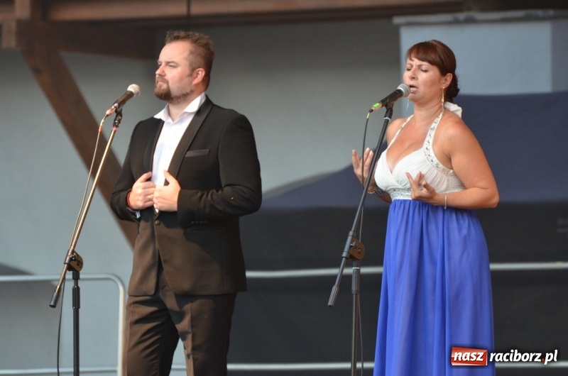 Zdjęcie w galerii na portalu naszraciborz.pl: Soprany kontra Tenorzy - koncert operetkowy na Zamku Piastowskim  wiadomości z regionu