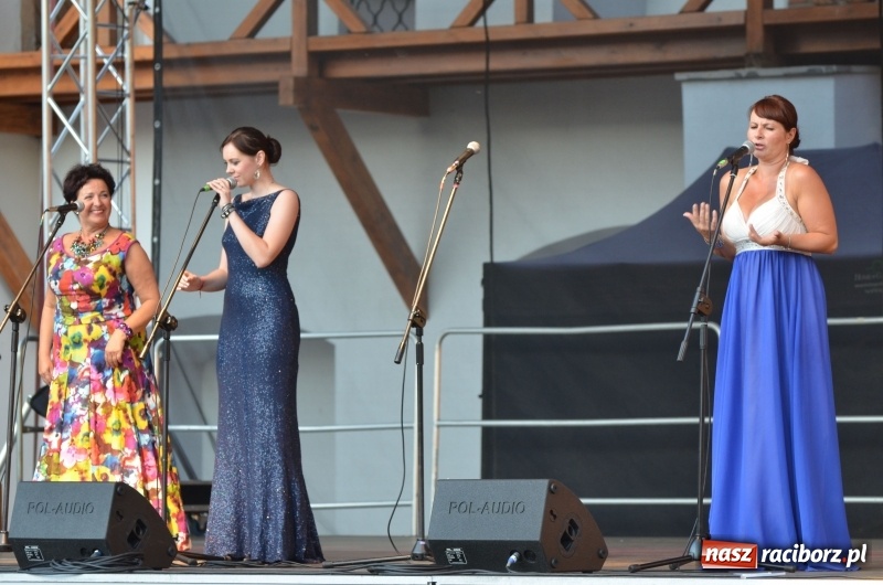 Zdjęcie w galerii na portalu naszraciborz.pl: Soprany kontra Tenorzy - koncert operetkowy na Zamku Piastowskim  wiadomości z regionu