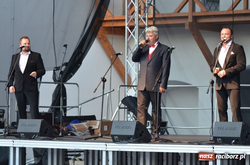 Zdjęcie w galerii na portalu naszraciborz.pl: Soprany kontra Tenorzy - koncert operetkowy na Zamku Piastowskim  wiadomości z regionu