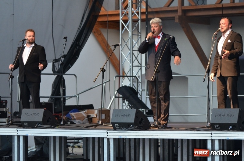 Zdjęcie w galerii na portalu naszraciborz.pl: Soprany kontra Tenorzy - koncert operetkowy na Zamku Piastowskim  wiadomości z regionu