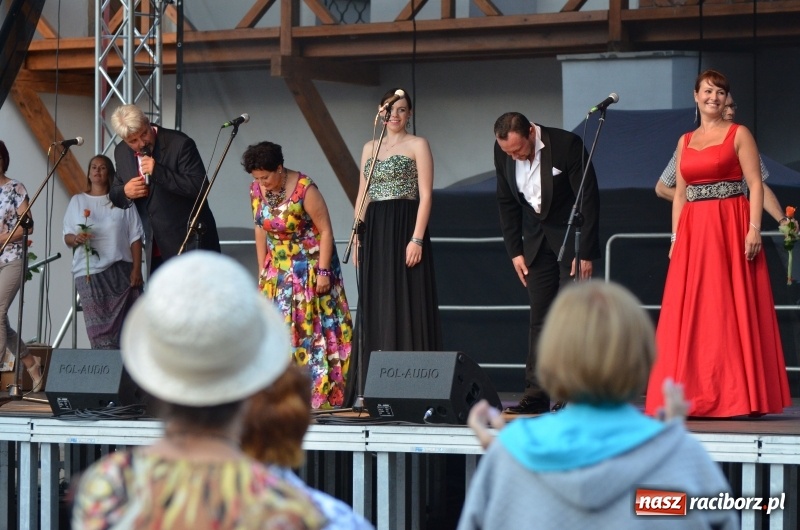 Zdjęcie w galerii na portalu naszraciborz.pl: Soprany kontra Tenorzy - koncert operetkowy na Zamku Piastowskim  wiadomości z regionu