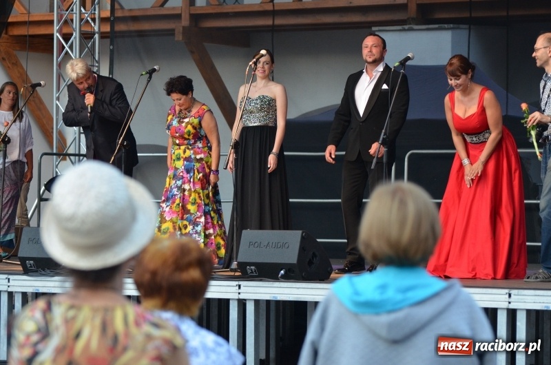Zdjęcie w galerii na portalu naszraciborz.pl: Soprany kontra Tenorzy - koncert operetkowy na Zamku Piastowskim  wiadomości z regionu