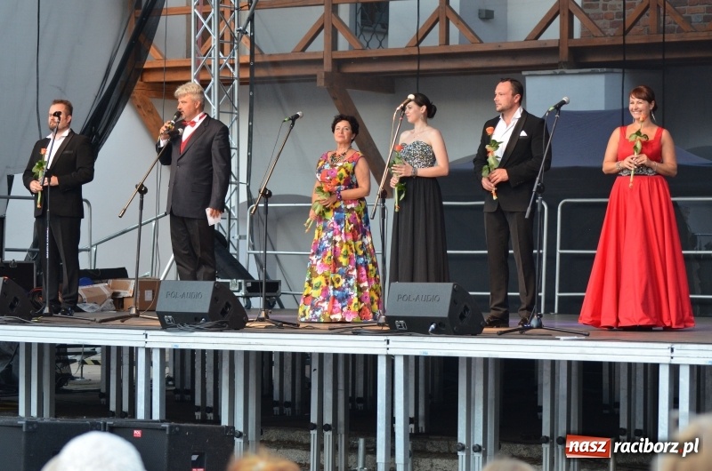 Zdjęcie w galerii na portalu naszraciborz.pl: Soprany kontra Tenorzy - koncert operetkowy na Zamku Piastowskim  wiadomości z regionu