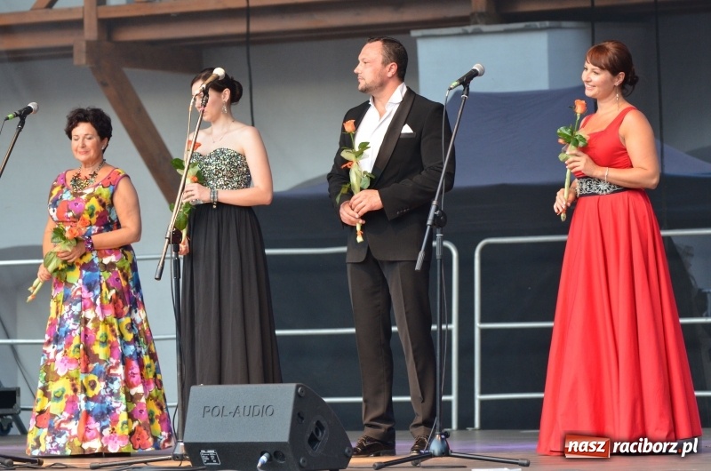 Zdjęcie w galerii na portalu naszraciborz.pl: Soprany kontra Tenorzy - koncert operetkowy na Zamku Piastowskim  wiadomości z regionu